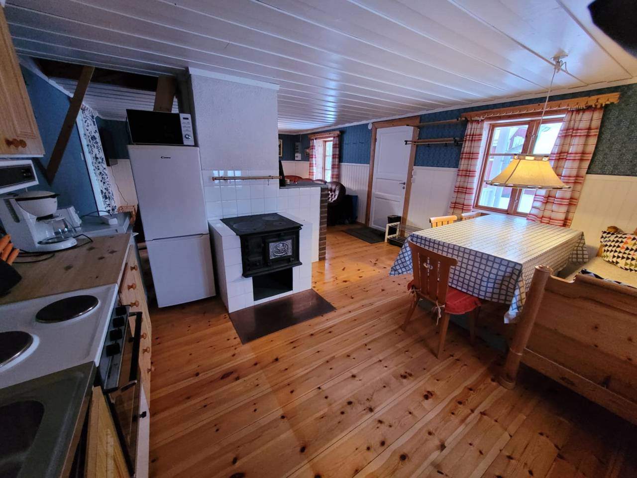 Gemütliches Ferienhaus mit Seeblick, Wifi und Boot in der Bergwelt von Jämtland in Jämtland