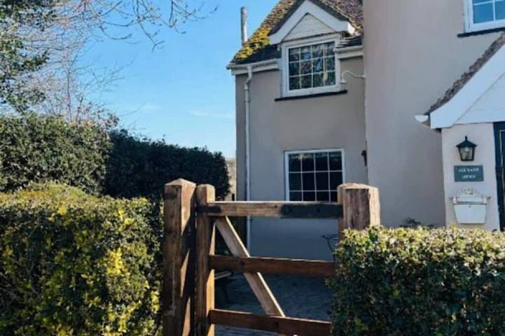 Vacation rental for 2 people, with yard in England