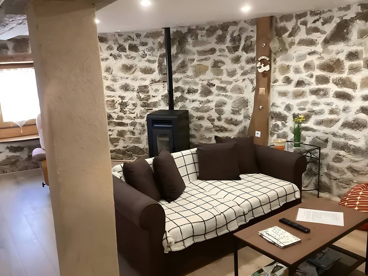 Appartement entier, Appartement de charme à Saint-Romain avec Wi-Fi et climatisation in Saint-Romain (Puy-de-Dôme), Région d'Ambert