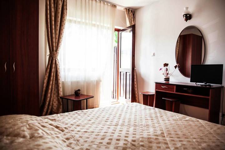 Gîte pour 2 personnes, avec jardin et vue à Sinaia - 4