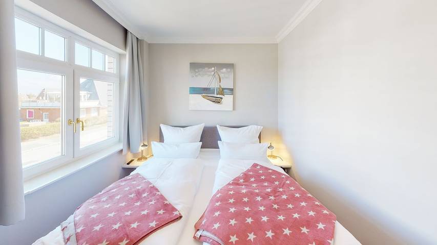 Ganze Wohnung, Helle 2-Zimmer-Ferienwohnung in der Residenz Strandläufer in Wenningstedt in Wenningstedt, Sylt