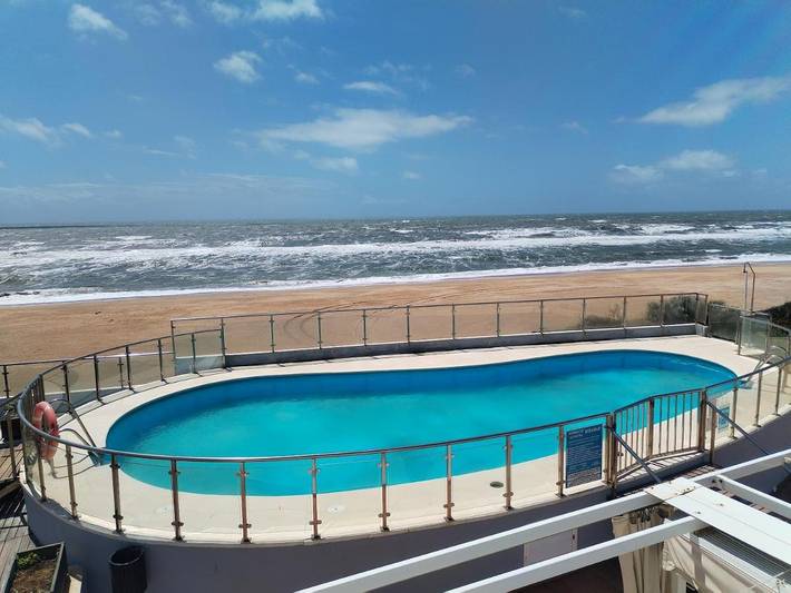 Apartamento para 4 personas, con vistas además de balcón y piscina en Islantilla