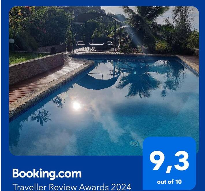 Gîte pour 2 personnes, avec vue et bassin pour enfant ainsi que jardin et piscine dans Mahina - 4