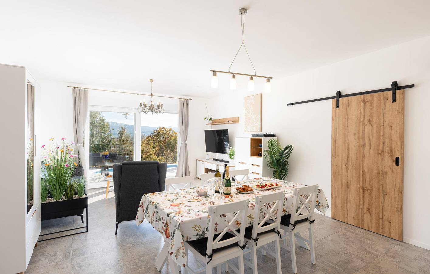 Ferienhaus für 9 Personen mit Garten in Sinj, Dalmatinisches Zagora