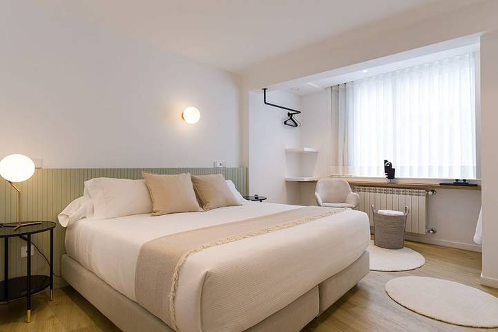 Entire apartment, Classic Double Apartment in Santiago de Compostela, La Coruña Province