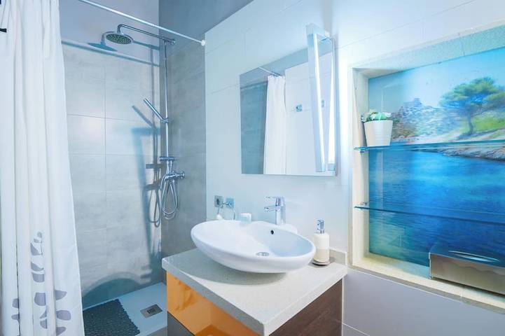 Apartamento entero, Old Town.. Very Luminous. Close to the sea & beach. Special offer for long stay. in Punta des Gas (Palma), Palma