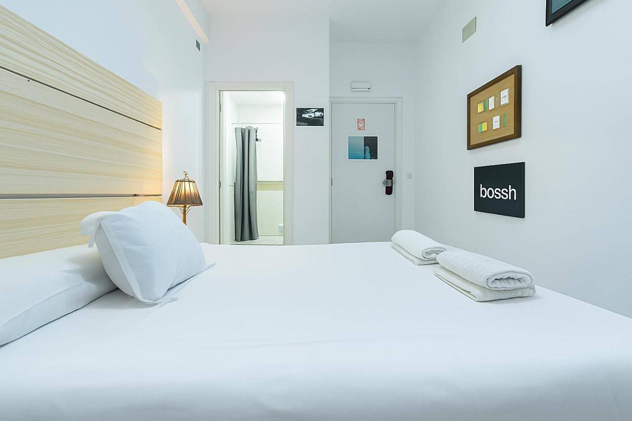 Twin Room with Private Bathroom in Centro Barcelona, Barcelona