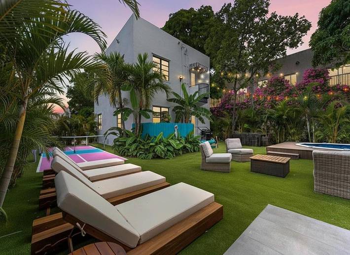 Chalet para 20 personas, con piscina además de jacuzzi y terraza en Miami