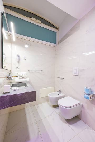 Bed And Breakfast for 2 Guests in Naples, Tyrrhenian Coast Campania, Picture 3