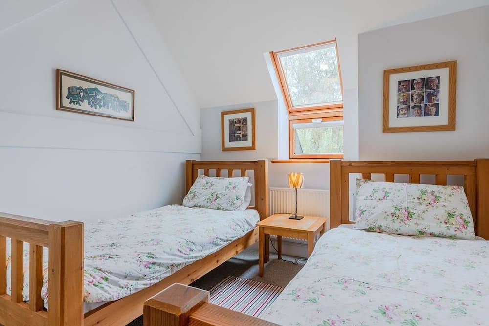 The Old Pump House, Forest of Dean - sleeps 6 guests in 3 bedrooms in Gloucestershire