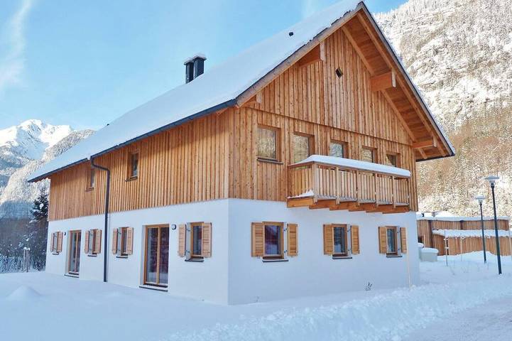 Hütte für 6 Personen, mit Pool und Balkon sowie Sauna und Garten in Obertraun