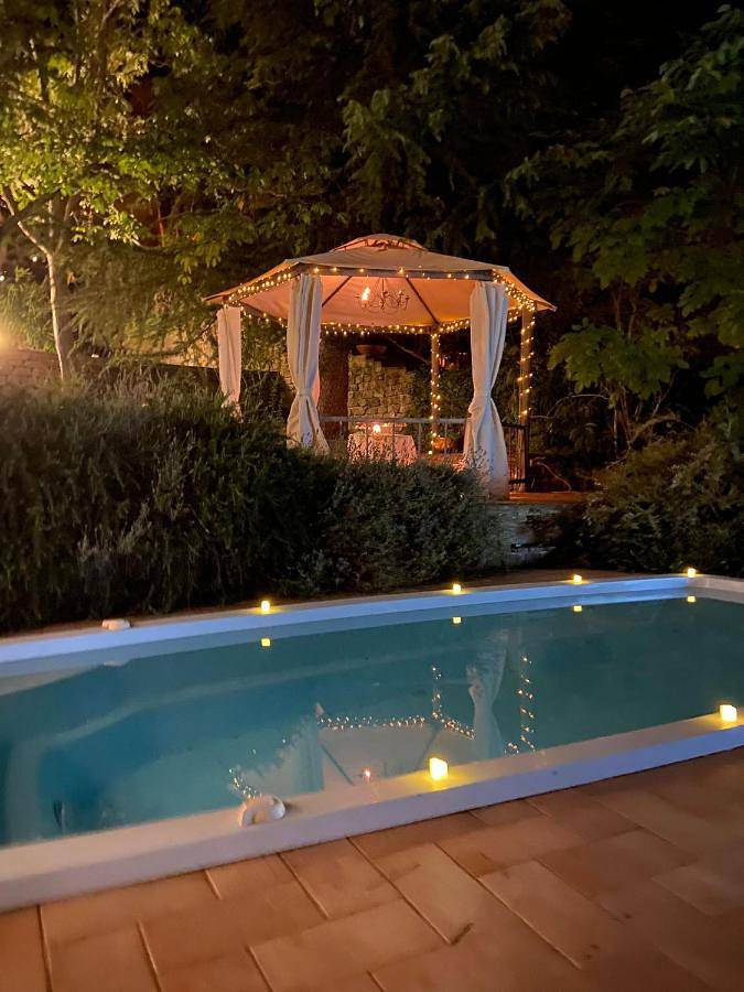 Ferienhaus für 4 Personen, mit Balkon und Terrasse sowie Garten und Pool in Penna San Giovanni