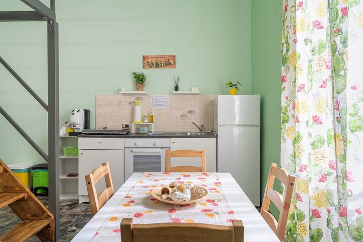 Appartement entier, Appartement 'I Vacanzieri - Fico D'India Apt' avec balcon, Wi-Fi et climatisation in Avola, Province de Syracuse