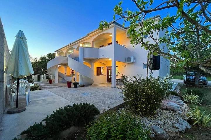 Ferienwohnung für 2 Personen, mit Balkon/Terrasse in Biograd na Moru - 2