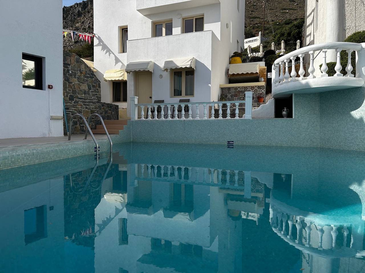 Entire holiday apartment, Apartment - Sleeps 10 - Parking - Garden - Pool in Koutouloufari, Iraklio-Heraklio region