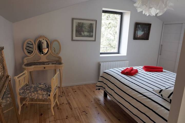 Gîte pour 6 personnes, avec jardin et terrasse à Usson (Puy-de-Dôme) - 2