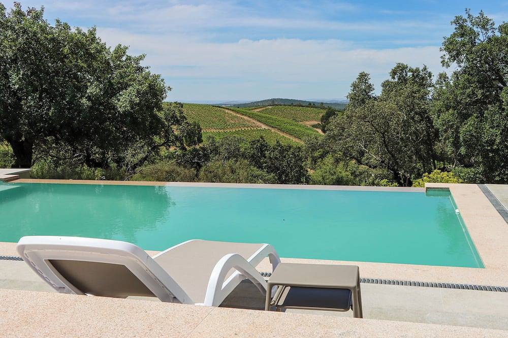 Luxurious Newly Rebuilt House With Infinity Pool and Stunning Views, foto 15