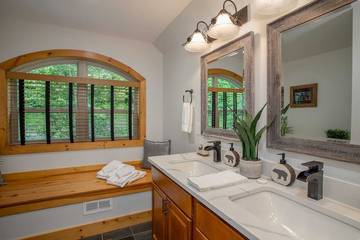 Log Cabin for 12 Guests in Blue Ridge Parkway, Sugar Mountain, Picture 1