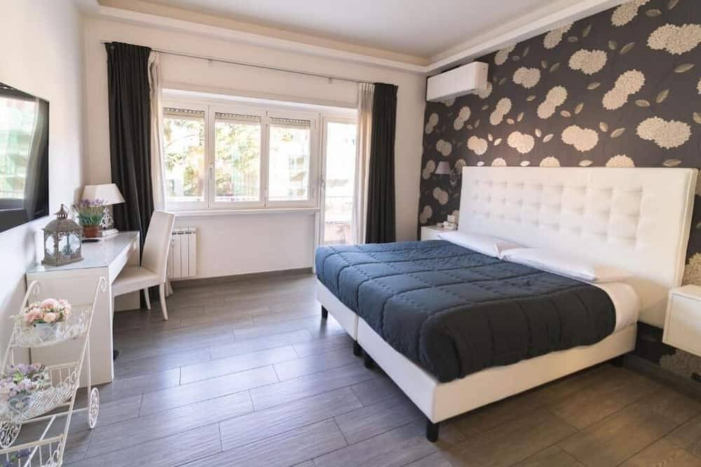 Deluxe Double/Twin Room with Balcony in Rom, Rom Provinz