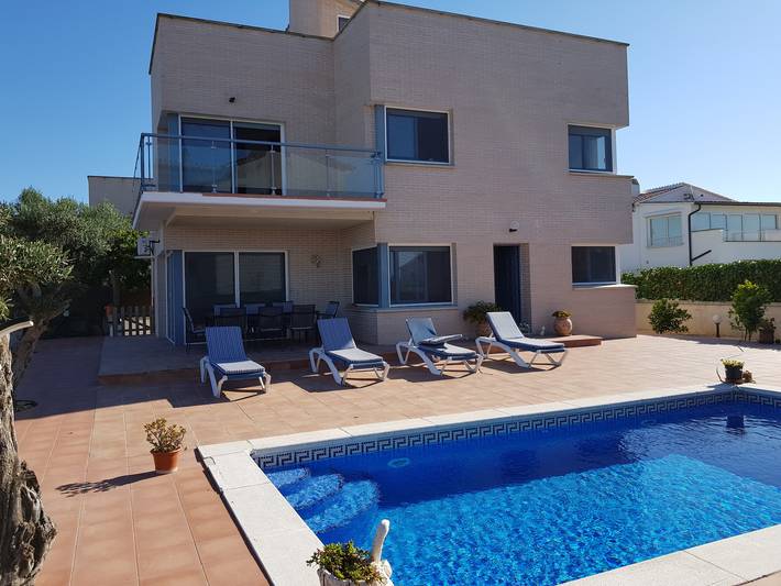 Villa für 6 Personen, mit Terrasse in Roses