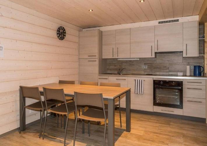 Chambre d’hôte pour 12 personnes, avec terrasse, adapté aux familles dans Valais - 3