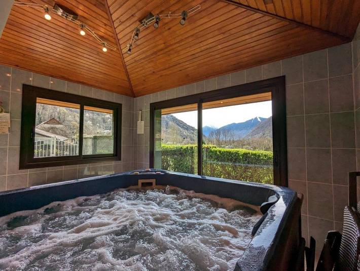 Location de vacances pour 6 personnes, avec jardin et jacuzzi, animaux acceptés à Cier-de-Luchon - 2