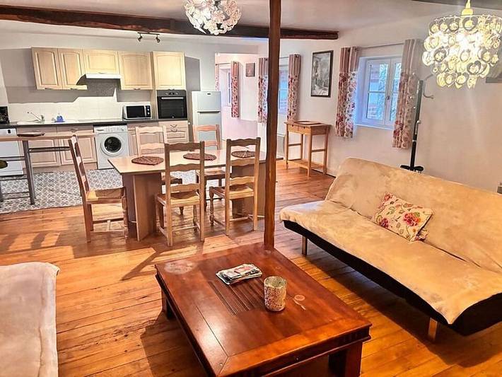Gîte pour 10 personnes, avec terrasse et jardin - 1