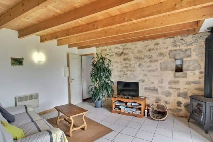 Gîte pour 2 personnes, avec terrasse ainsi que jacuzzi et jardin, animaux acceptés à Pouldergat - 4