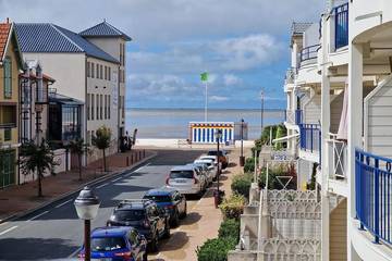 Gîte pour 4 personnes, avec piscine et balcon dans Casino De Chatelaillon