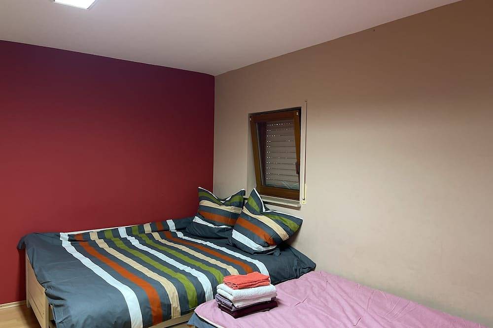 Entire apartment, Nice rooms in a very quiet area in Karlsruhe, Rhine Plain