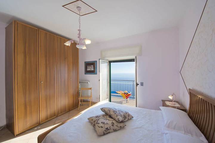 Appartamento intero, Appartamento con vista mozzafiato con Jacuzzi relax in San Michele Salerno, Furore