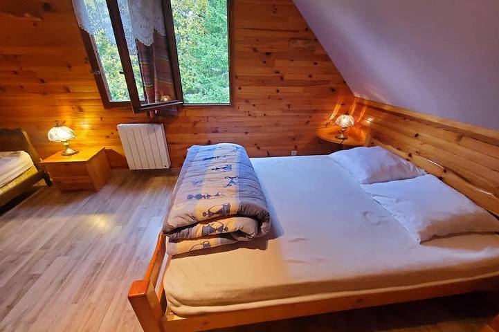 Wunderschönes Ferienchalet (Sapinière) in Super Besse, Besse-et-Saint-Anastaise