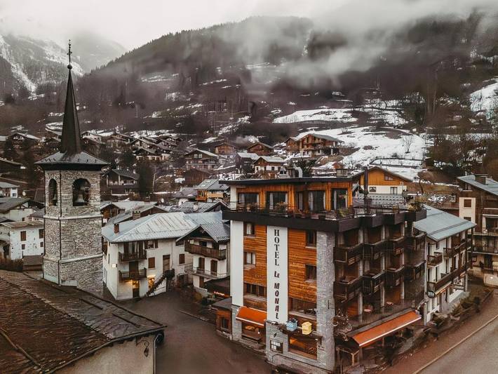 Hôtel pour 4 personnes, avec balcon et vue