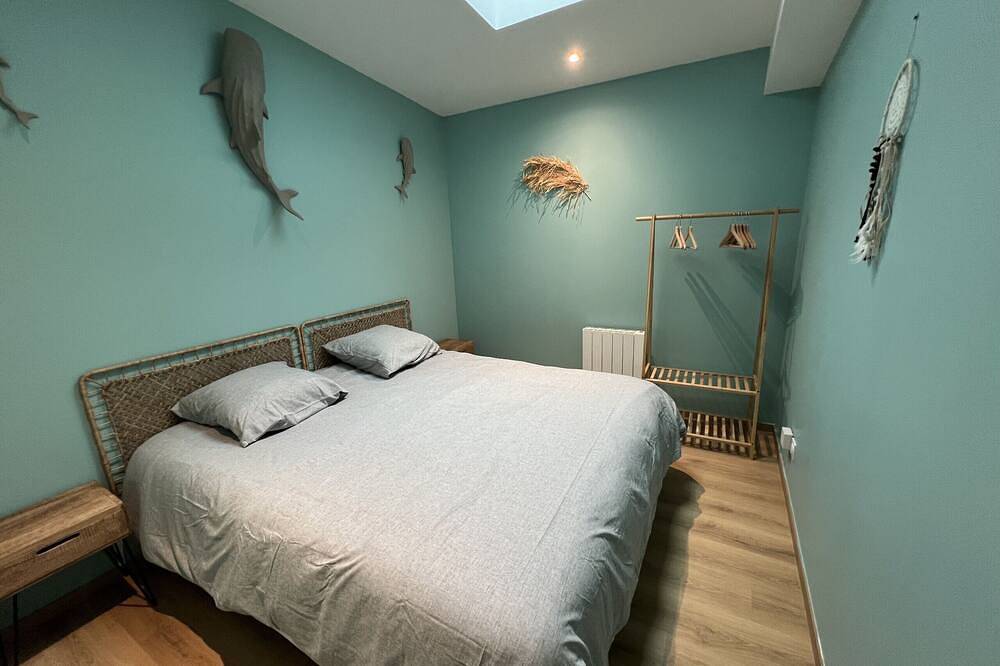 Entire apartment, Under the Sea: 4–6 people, terrace, spa in Boulogne-sur-Mer, Boulogne-sur-Mer region