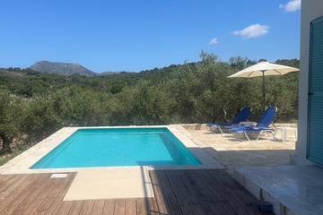 Gîte pour 4 personnes, avec jardin et balcon dans Vámos