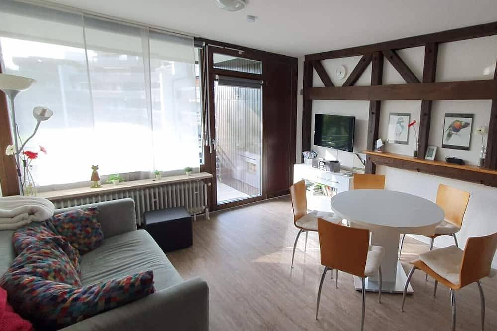 Ganze Wohnung, Top ausgestattete Ferienwohnung mit Schwimmbad und Sauna - 10 Min. zum Weißensee in Weißensee, Füssen