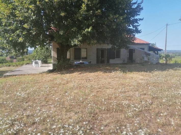 Location de vacances pour 8 personnes, avec jardin et vue à Monbazillac