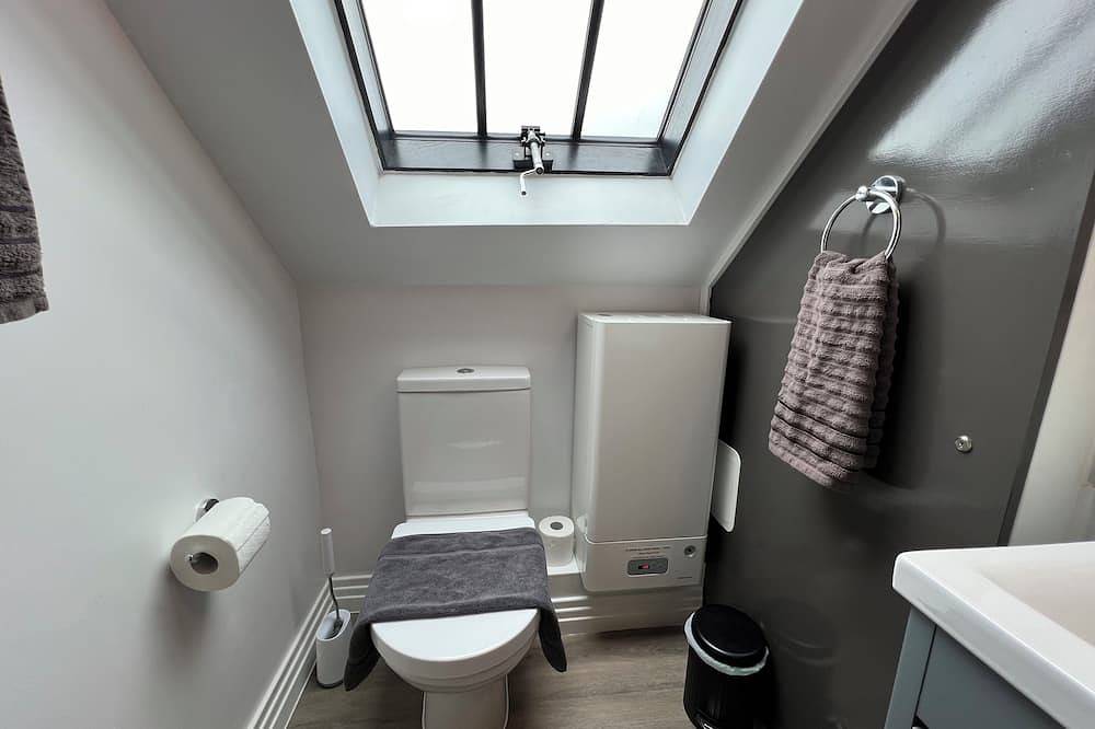 Ganze Wohnung, Glastonbury Secret Retreat - 1 Bd Split-Level Holiday Let Apartment, Sleeps 3 in Glastonbury, Somerset