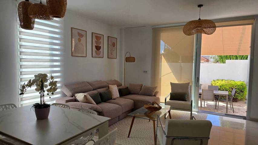Moderne Villa mit privatem Pool nahe Stränden und Golfplätzen in Lomas de Don Juan, Orihuela