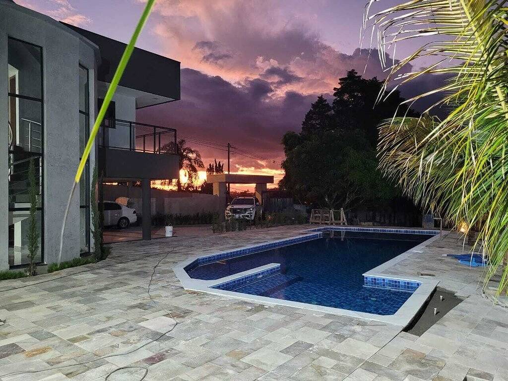 Spectacular chacara c heated pool air cond closed in Mairinque, São Paulo (Bundesstaat)