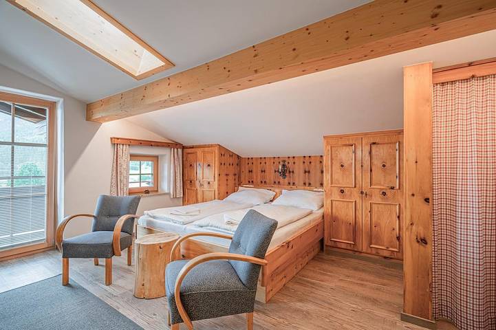 Ganze Wohnung, Ferienapartmentkombi mit Balkon unweit des Liftes in Neukirchen am Großvenediger, Pinzgau