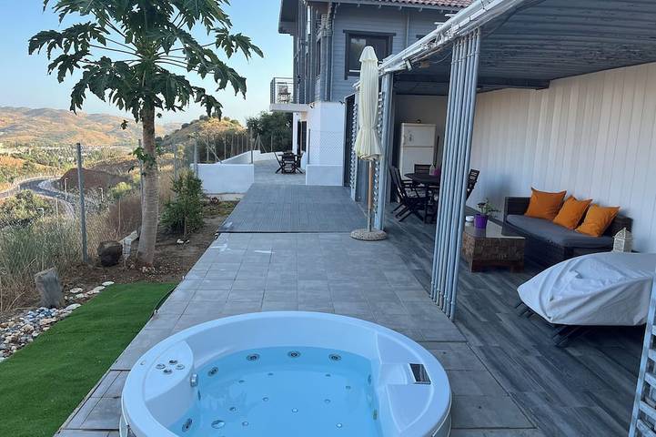 Gîte pour 6 personnes, avec jacuzzi et sauna, animaux acceptés