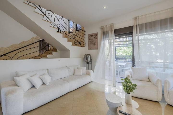 Villa für 20 Personen, mit Pool und Whirlpool sowie Balkon - 1