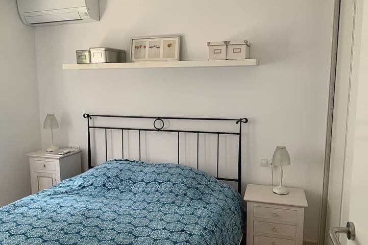 Ganze Wohnung, Sea view apartment with private pool in Platja dels Palangrers (Roses), Roses
