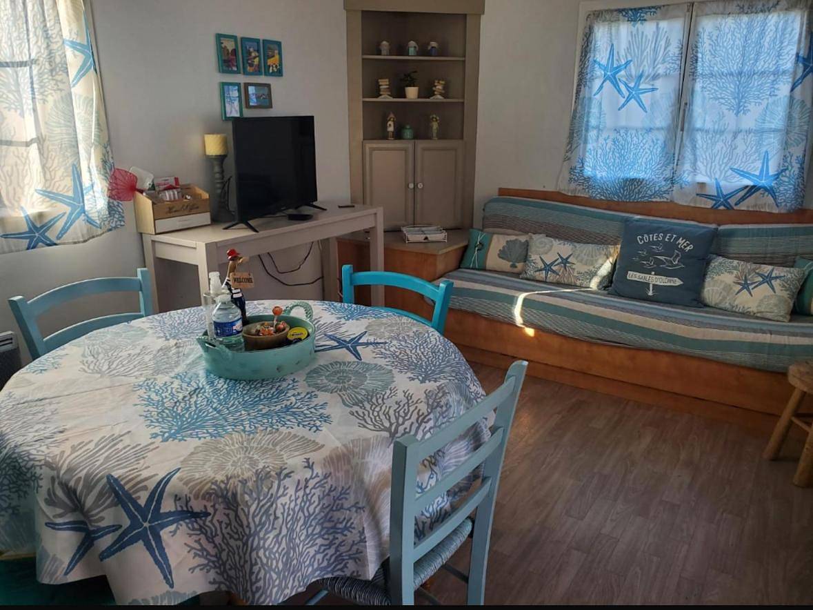 Mobil home familial - 4-5pers - Accès piscine & aire de jeux in Talmont-Saint-Hilaire, Vendée