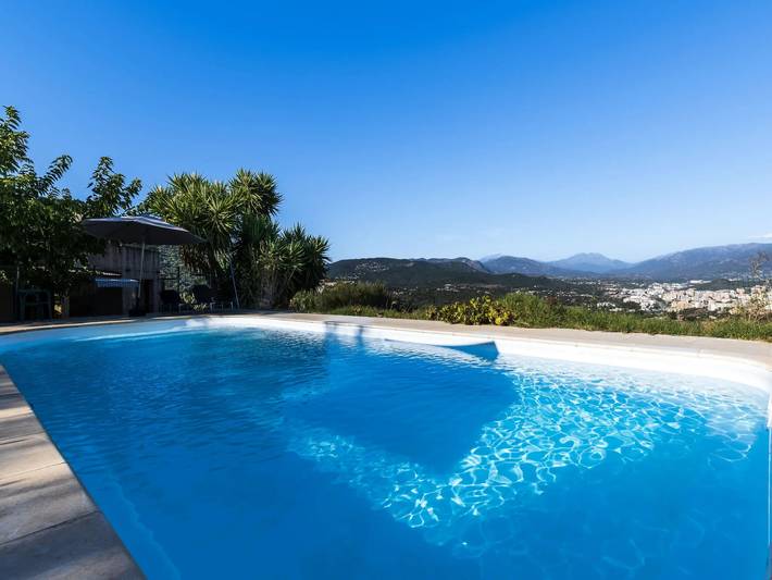 Villa pour 8 personnes, avec Terrasse et Piscine à Ajaccio
