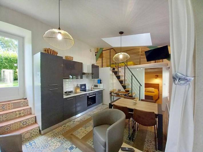 Location de vacances pour 4 personnes, avec vue ainsi que jardin et piscine à Bourganeuf - 3