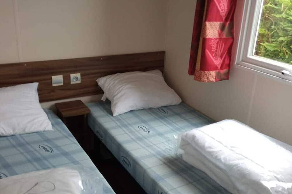 Mobile home in a 4* campsite 5 minutes from the beaches in Les Mathes, Côte de Beauté