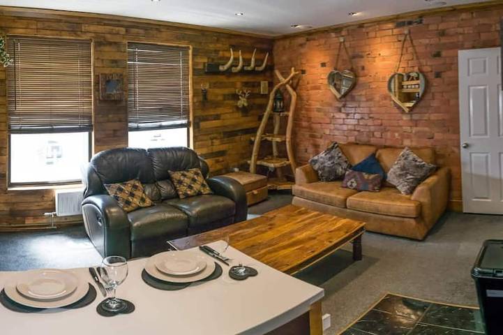 Holiday rental for 4 people, with hot tub and balcony in Leicestershire