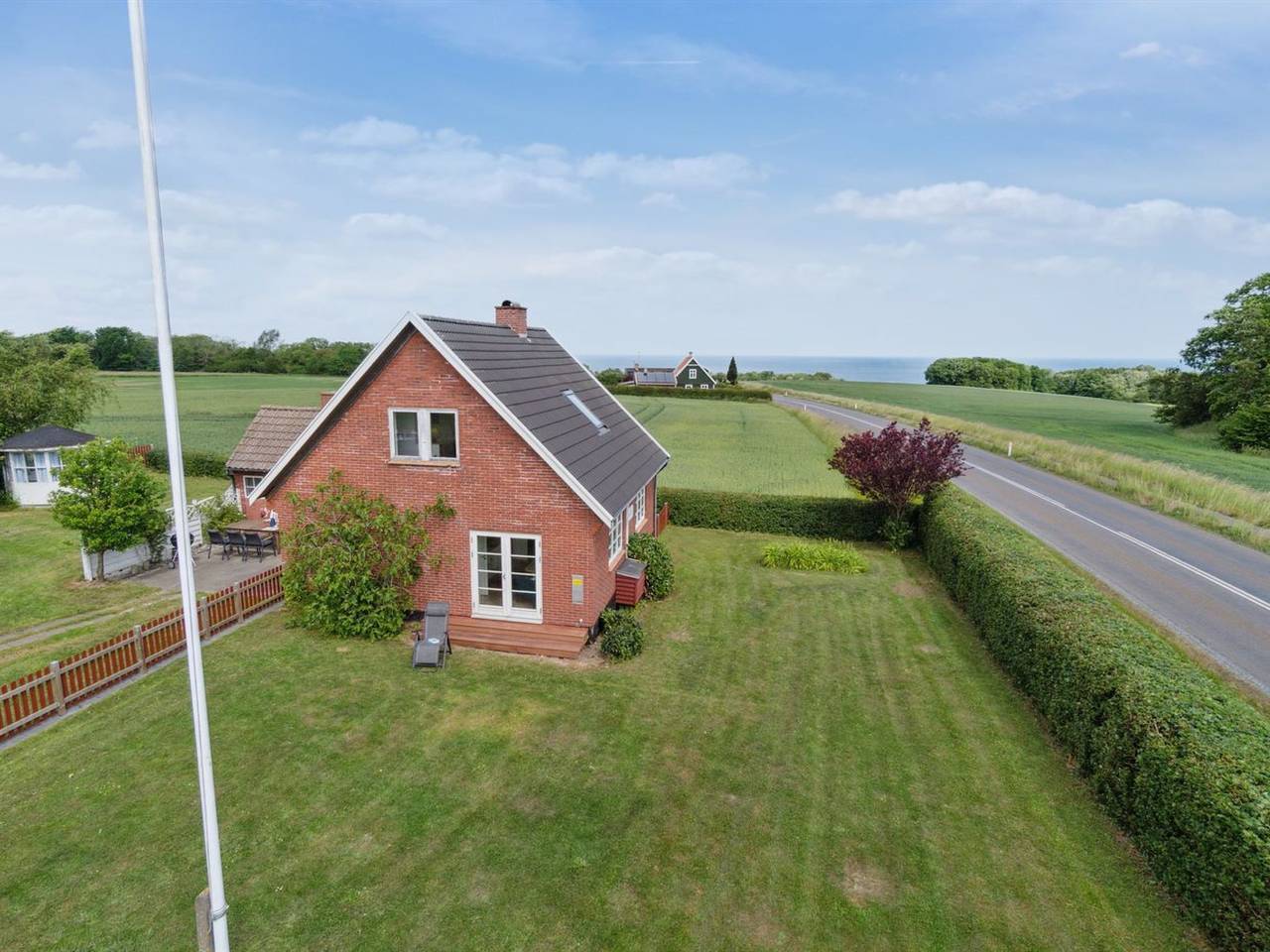 "Hildulf" - 1km from the sea in Rø, Gudhjem